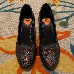 Rocket Dog Tapestry Wedges